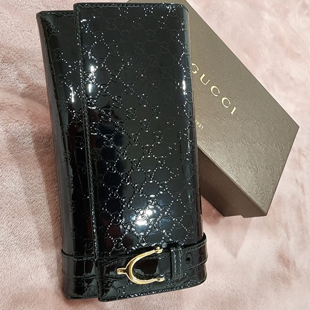 ✨️✨️✨️BLACK Shiny GUCCI WALLET